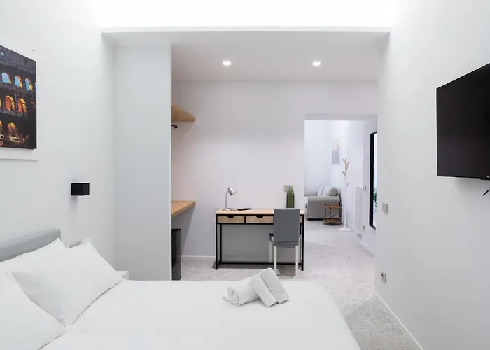 White And Otel Roma