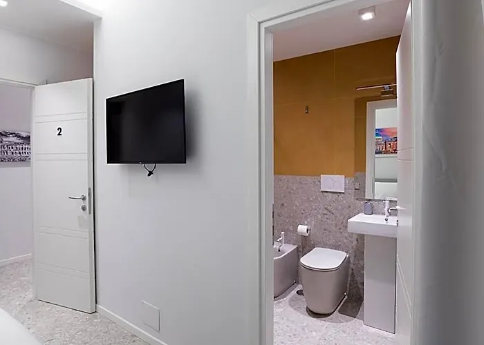 Отель White And Рим
