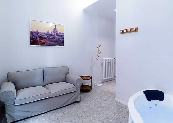Отель White And Рим